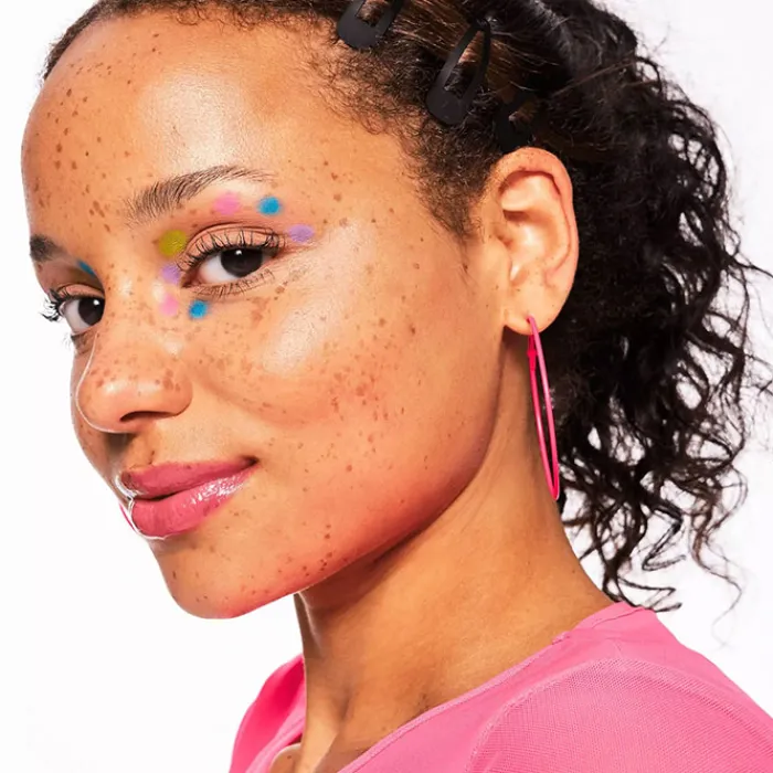 Essence Baby Got Holo Glow