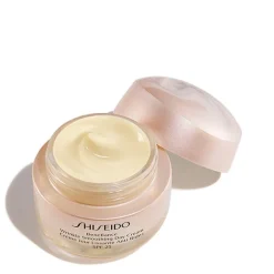 SHISEIDO Benefiance Wrinkle Smoothing Day Cream SPF25