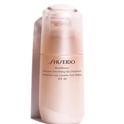 SHISEIDO Benefiance Wrinkle Smoothing Day Emulsion SPF20