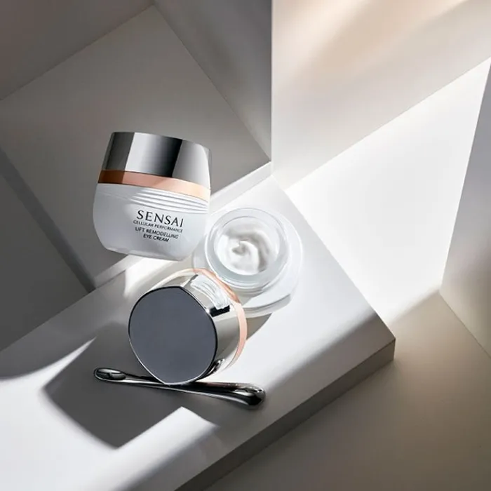 Hombre SENSAI Cellular Performance Lift Remodelling Eye Cream