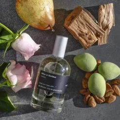 Mujer Miller et Bertaux Close Your Eyes, And...Bois de Gaïac Et Poire