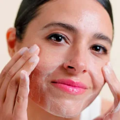 IT COSMETICS Confidence in a Cleanser