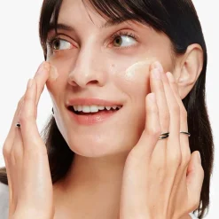 CLINIQUE Dramatically Different Moisturizing Lotion SPF50