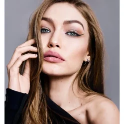 Hombre MAYBELLINE Hyper Precise All Day Matte