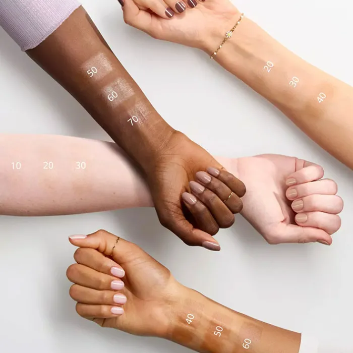 Essence Magic Filter Glow Booster