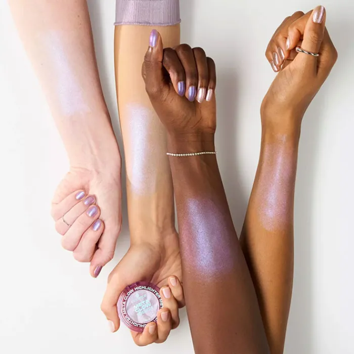 Essence Meta Glow Iluminador