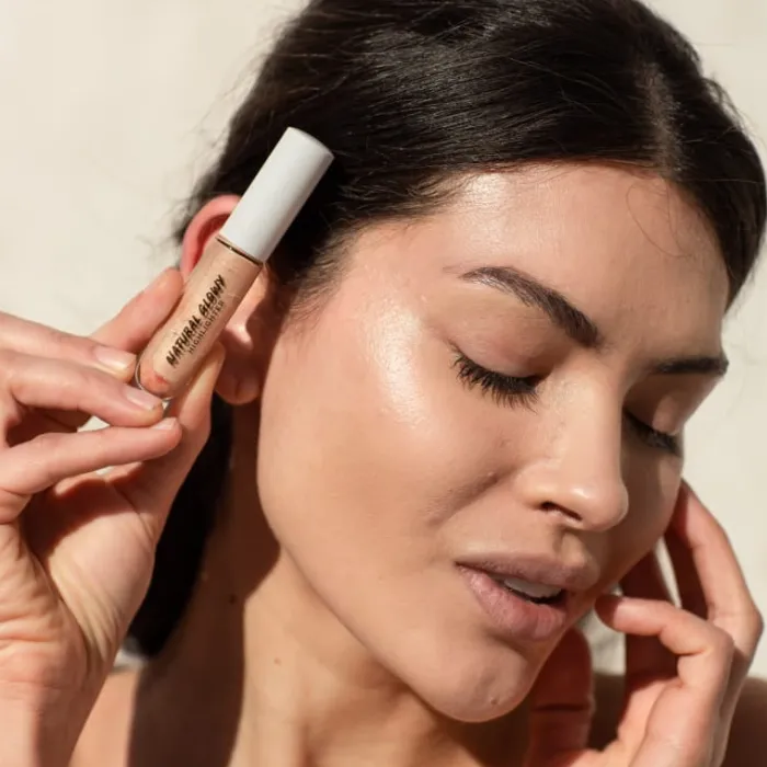 Freshly Cosmetics Natural Glowy Highlighter