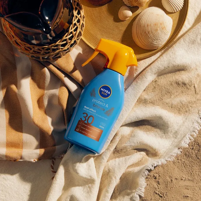 NIVEA Protege & Broncea Spray SPF30