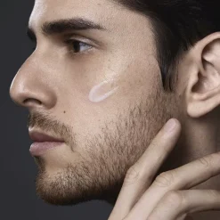 Hombre SHISEIDO MEN Total Revitalizer Light Fluid